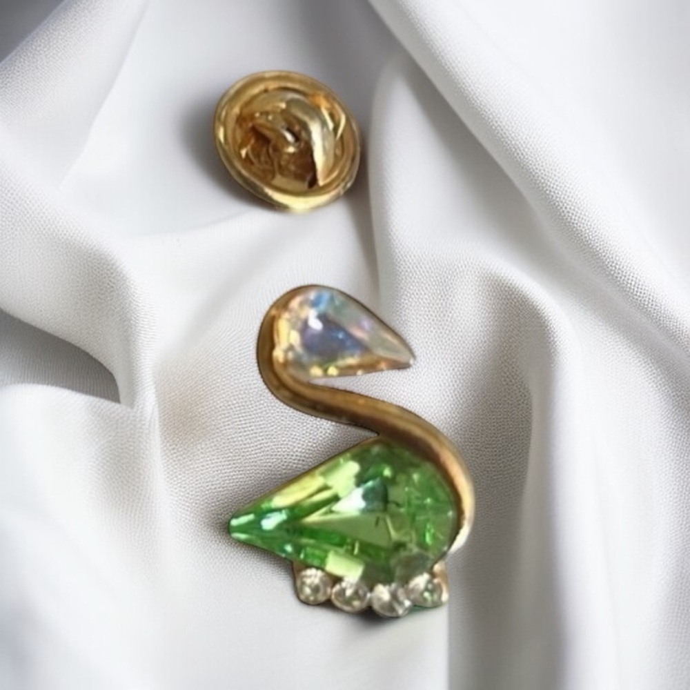 Vintage Peridot Tone Swan with Rhinestones Crystal with Metal Pinback Lapel Pin